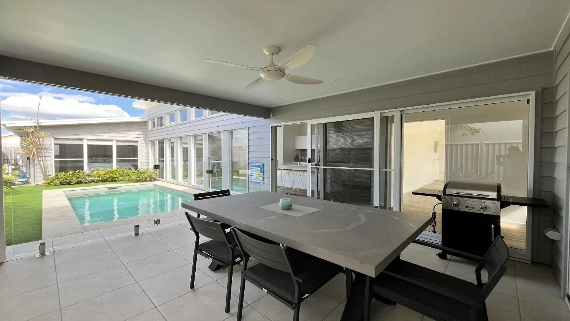 הוילה Pelican Waters Marina View