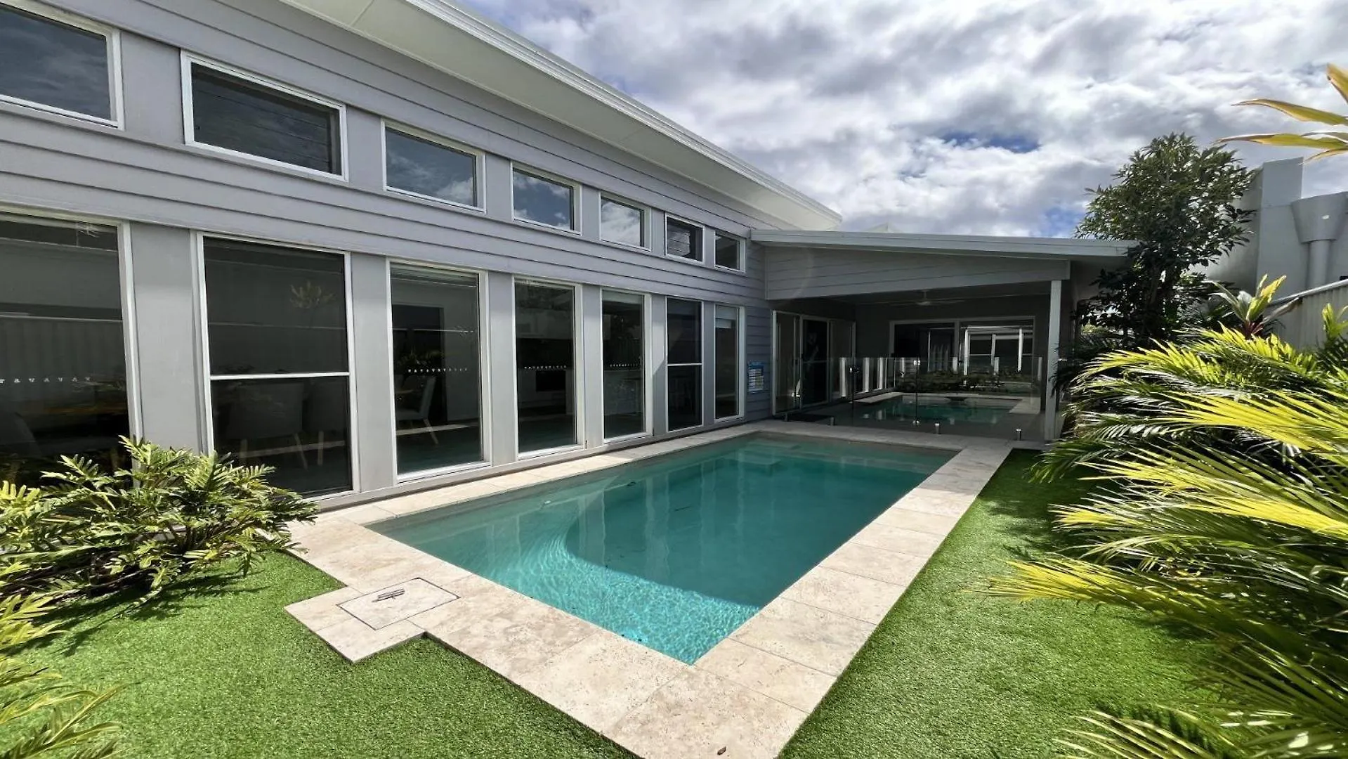 בית נופש הוילה Pelican Waters Marina View